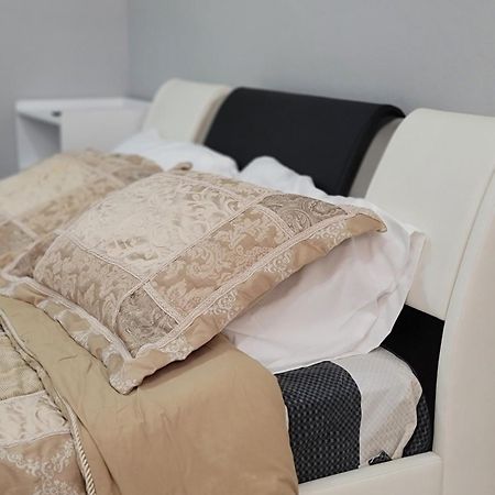 Falstaff Home Toronto Ngoại thất bức ảnh
